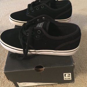 Globe Men's Motley Skate Shoe, black suede